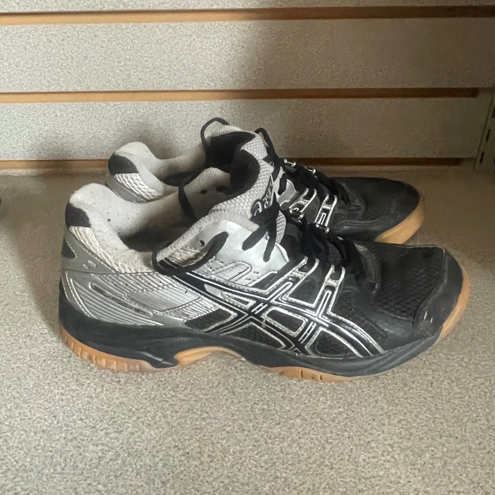 Asics Gel-Rocket 6 Womens Volleyball Shoes Black Silver Gum C234N Size 6.5‎